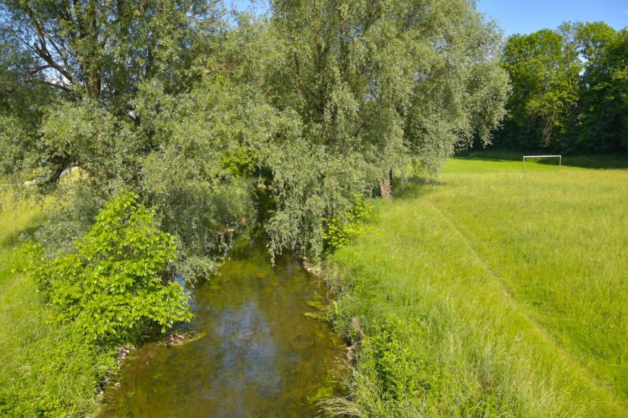 White Midsommar - Stilvolle Wohnung, 3 Schlafzimmer, Wohnzimmer, Kueche Landshut Dış mekan fotoğraf