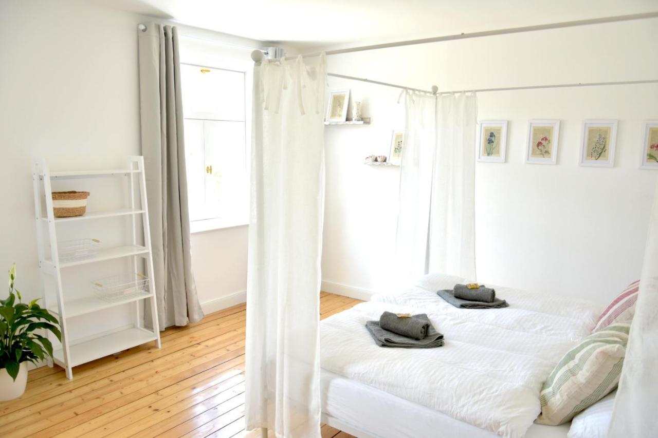 White Midsommar - Stilvolle Wohnung, 3 Schlafzimmer, Wohnzimmer, Kueche Landshut Dış mekan fotoğraf