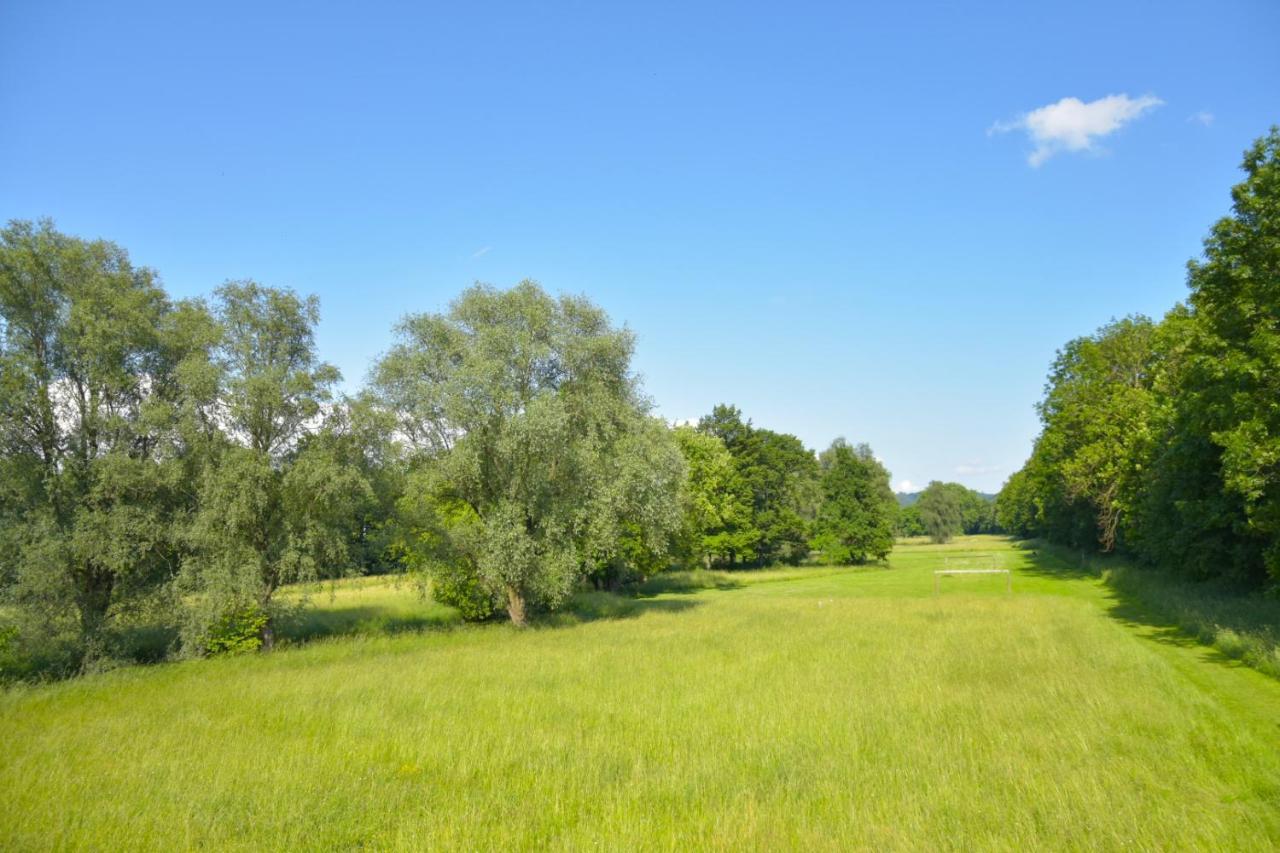 White Midsommar - Stilvolle Wohnung, 3 Schlafzimmer, Wohnzimmer, Kueche Landshut Dış mekan fotoğraf