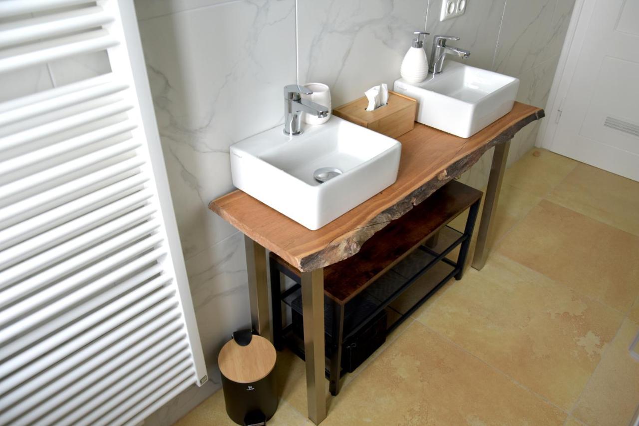 White Midsommar - Stilvolle Wohnung, 3 Schlafzimmer, Wohnzimmer, Kueche Landshut Dış mekan fotoğraf