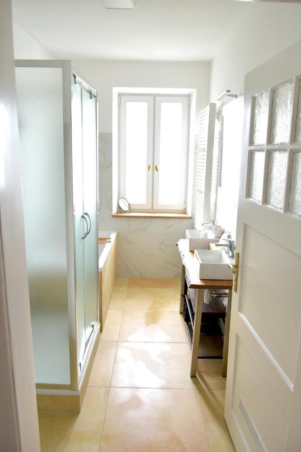 White Midsommar - Stilvolle Wohnung, 3 Schlafzimmer, Wohnzimmer, Kueche Landshut Dış mekan fotoğraf