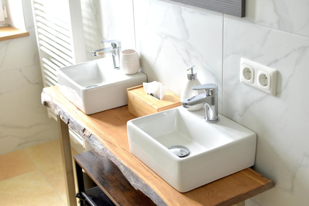 White Midsommar - Stilvolle Wohnung, 3 Schlafzimmer, Wohnzimmer, Kueche Landshut Dış mekan fotoğraf